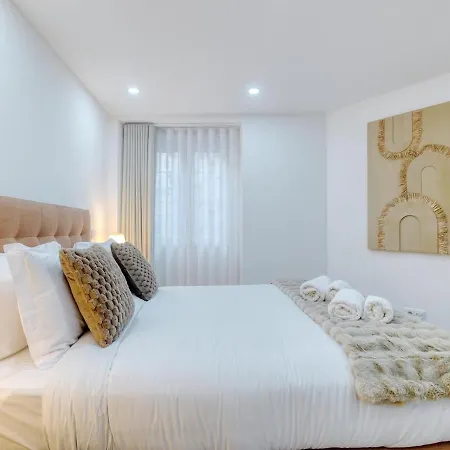 Portucale ! Alfama Sweet Retreat Апартаменты *